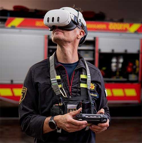 Firefighter using AirSkill with VR